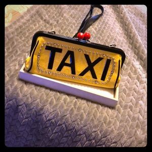 Brighton handbag with adjustable strap